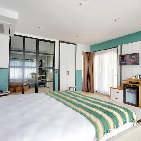 Hotel Fragments 4*
