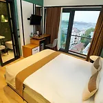 Hotel Fragments 4*
