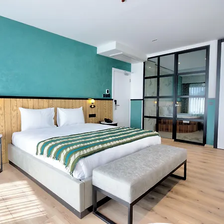 Hotel Fragments 4*